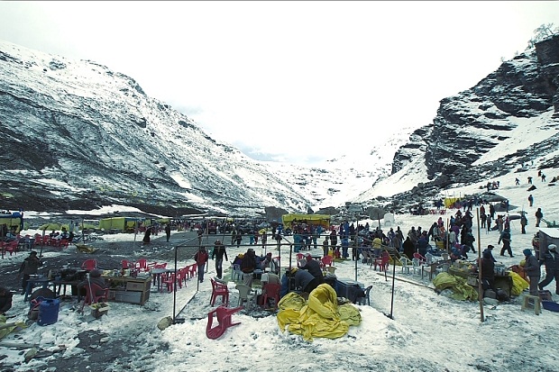 Snow point Rohtang Pass at Manali